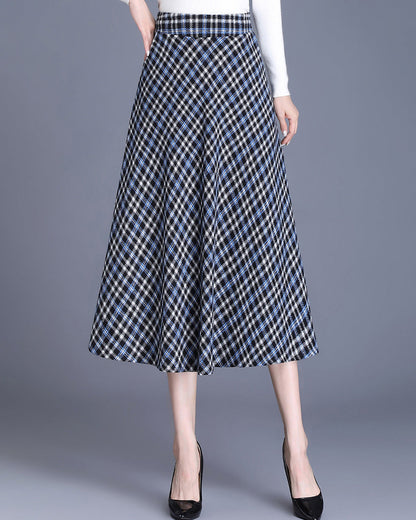 Women's midi skirt in an elegant check design with a flowing cut NOVAE