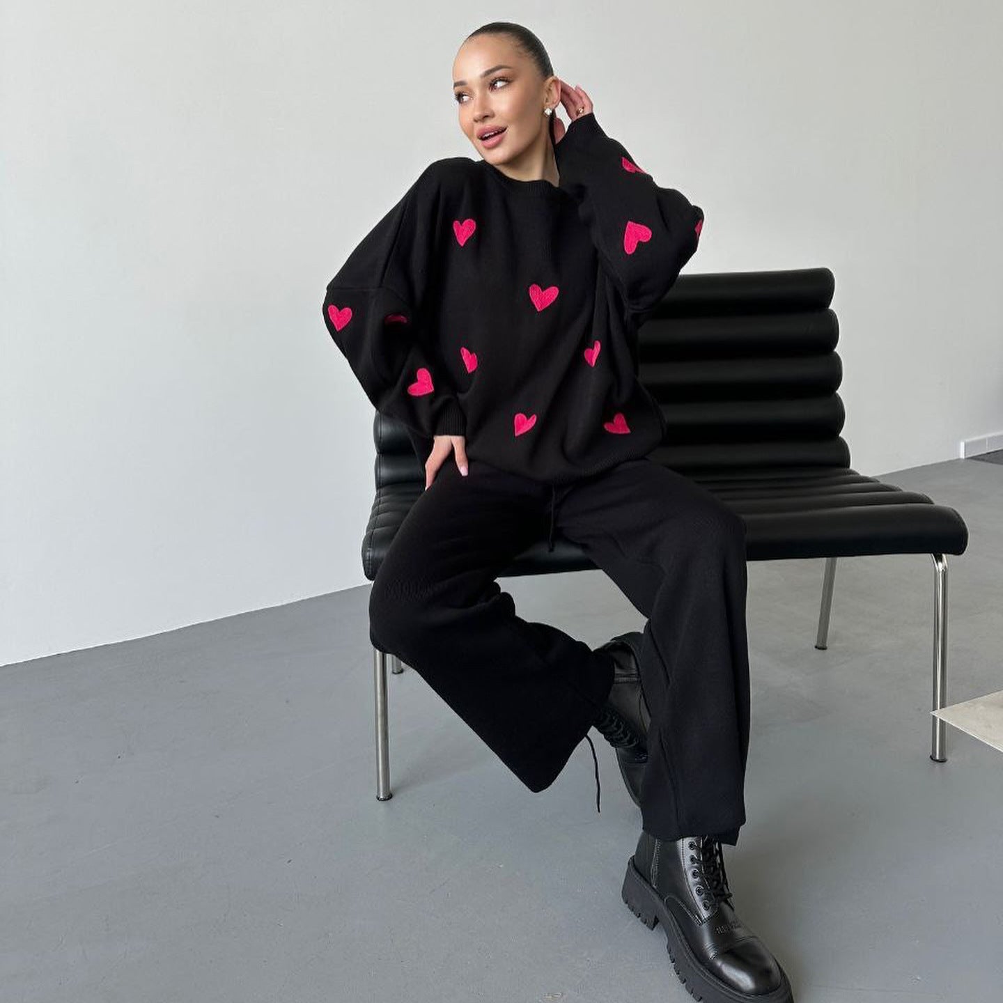 Women's casual knit sweater with heart motifs NOVAE