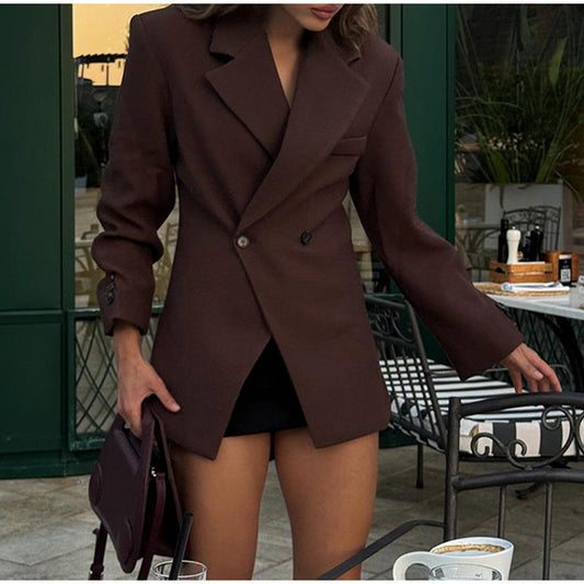 Women's elegant blazer with accentuated buttons and matching skirt NOVAE