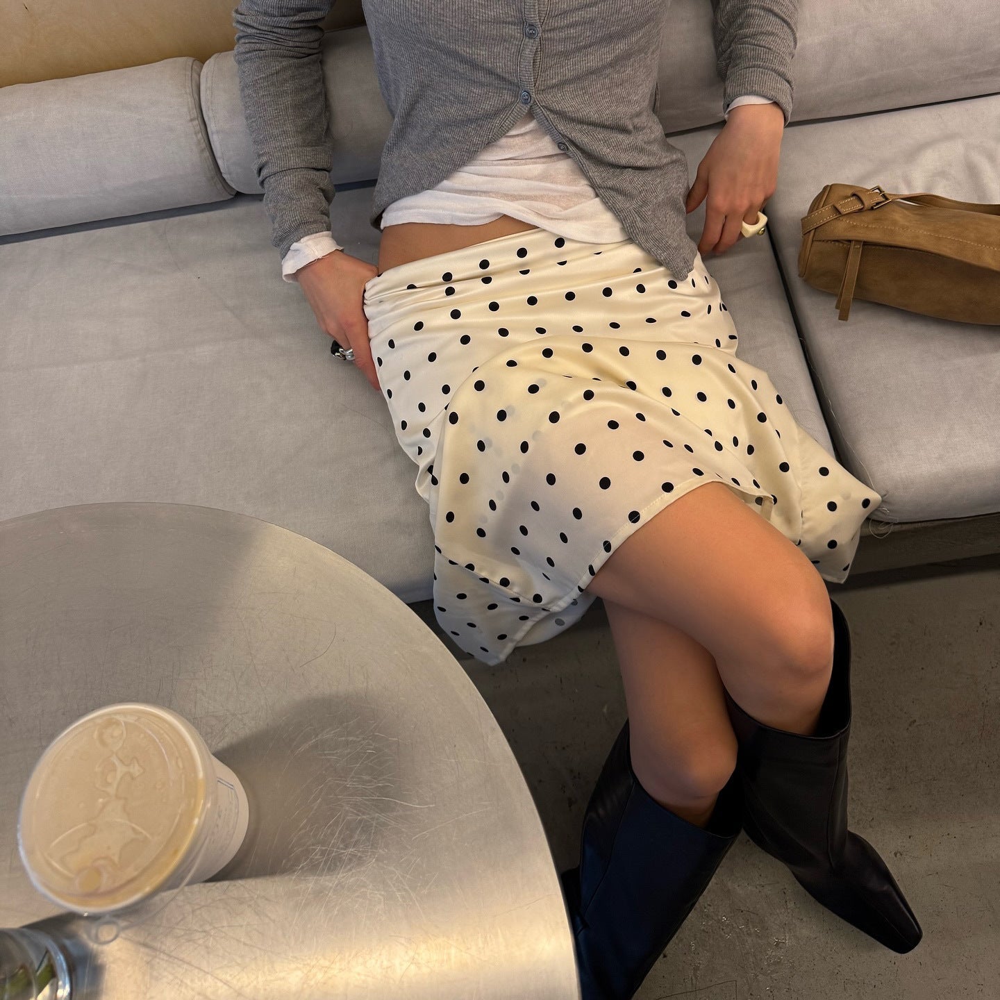 Women's fashionable midi skirt with elegant polka dot design and high slit NOVAE