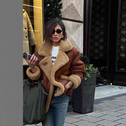 Women's casual leather jacket with faux fur-lined collar and button details NOVAE