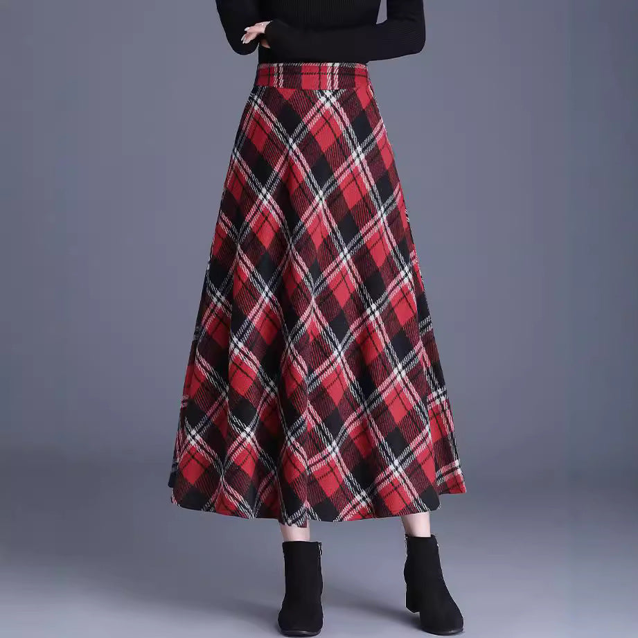 Women's maxi skirt in an elegant checked design NOVAE