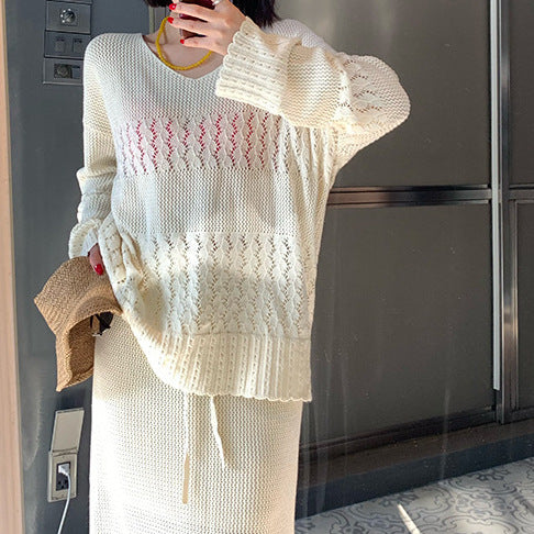 Women's airy knit top with V-neck and batik pattern NOVAE