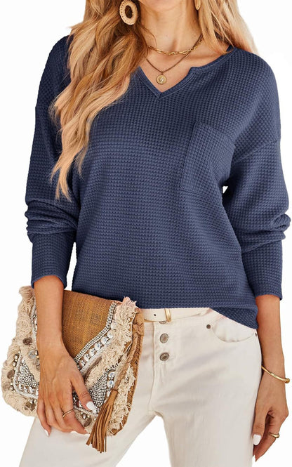Women's waffle-textured pullover with deep V-neck and practical pockets NOVAE