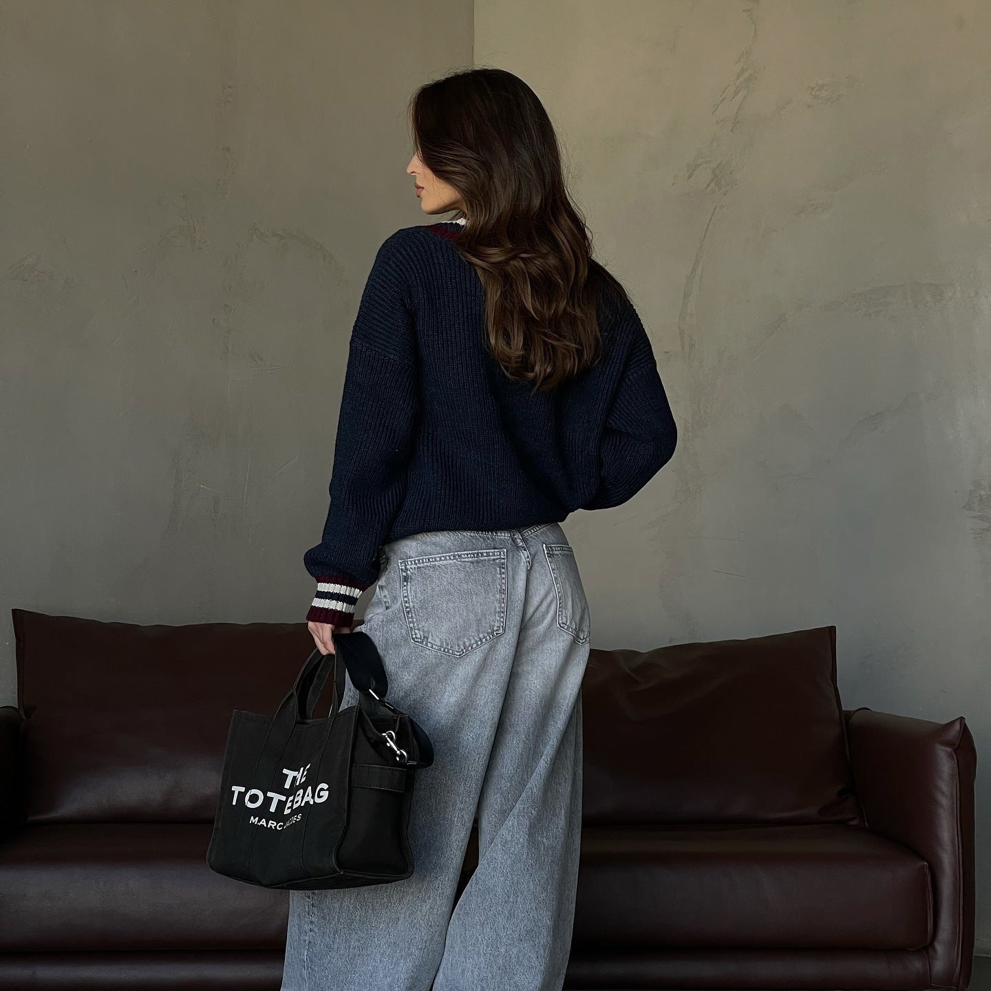 Women's casual V-neck sweater with striped details NOVAE