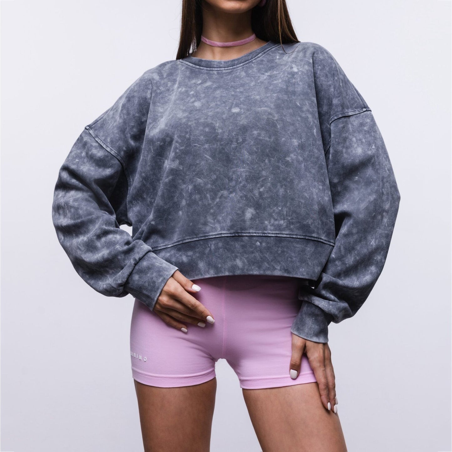 Women's cropped sweatshirt with wide sleeves and fashionable wash effect NOVAE
