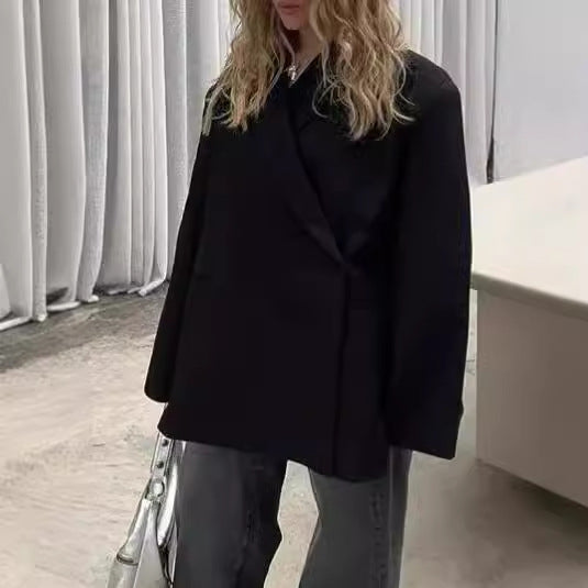 Women's oversized blazer jacket with sophisticated cut NOVAE