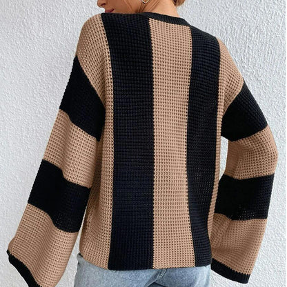 Women's fashionable sweater with a structured honeycomb pattern and wide sleeves NOVAE