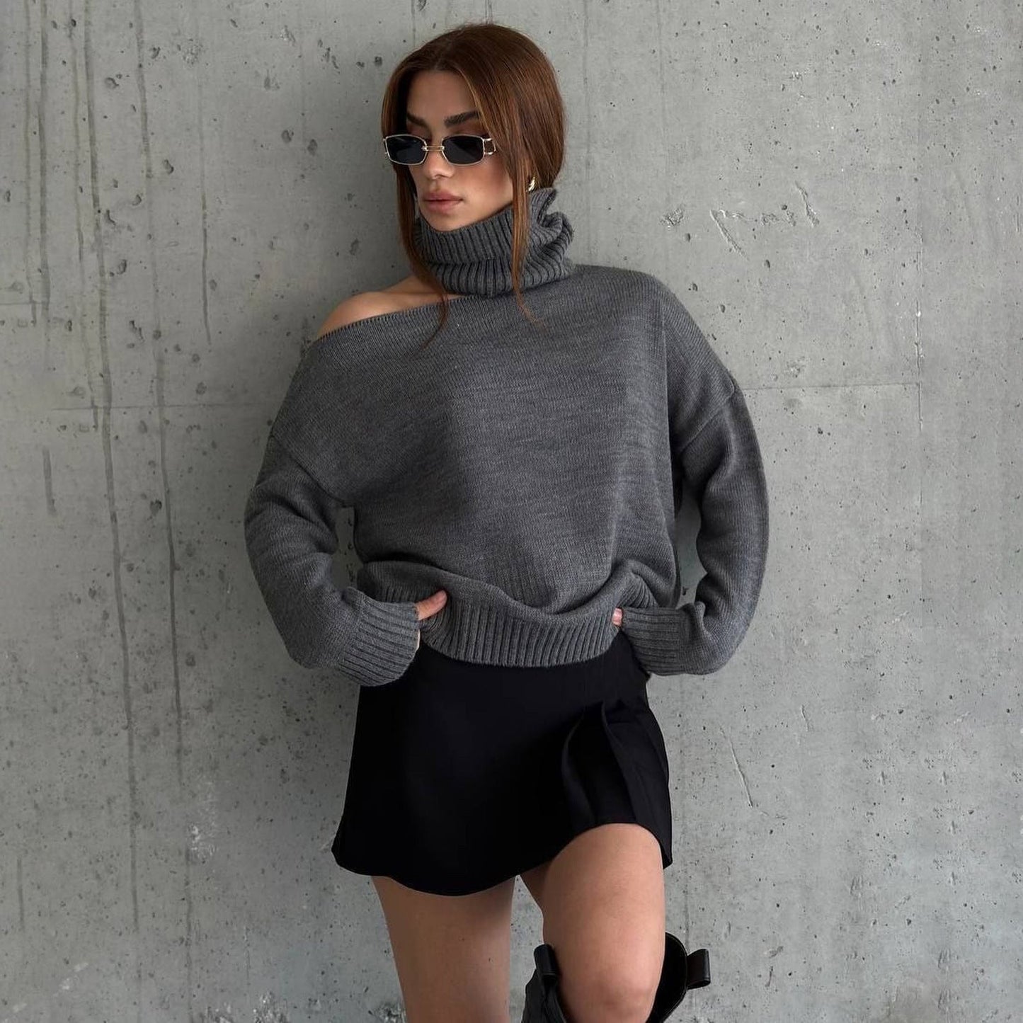Women's fashionable roll-neck sweater with off-the-shoulder design and elegant ribbed details NOVAE