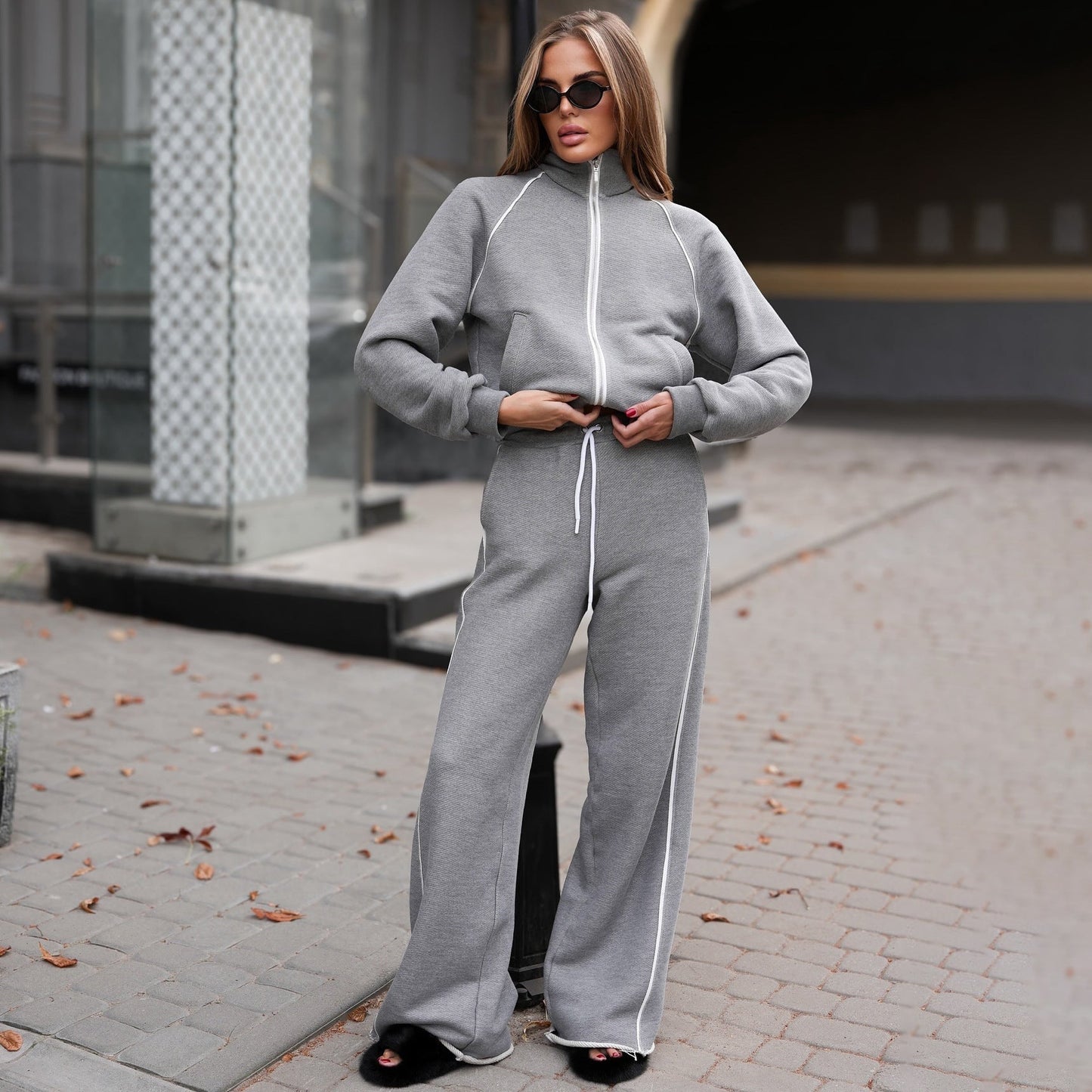 Women's casual tracksuit with high collar and elasticated cuffs NOVAE