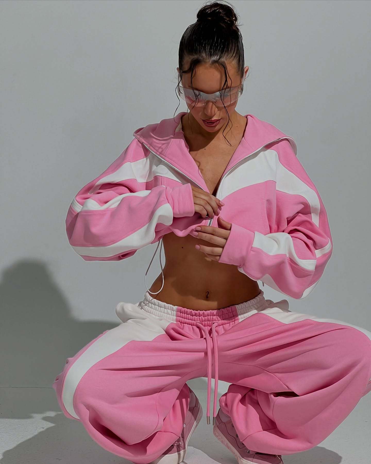 Women's casual tracksuit with hooded jacket and wide-legged jogging pants NOVAE