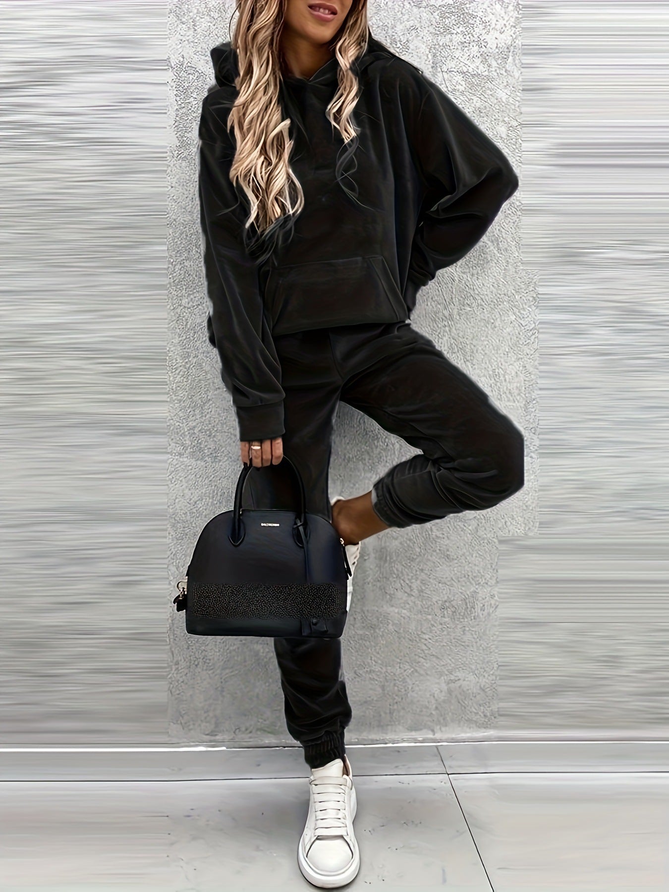 Women's sporty lounge set with hoodie and trousers NOVAE