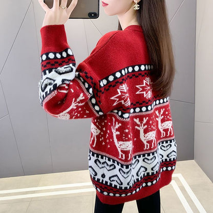 Women's chunky knit sweater with festive reindeer motif and modern design NOVAE