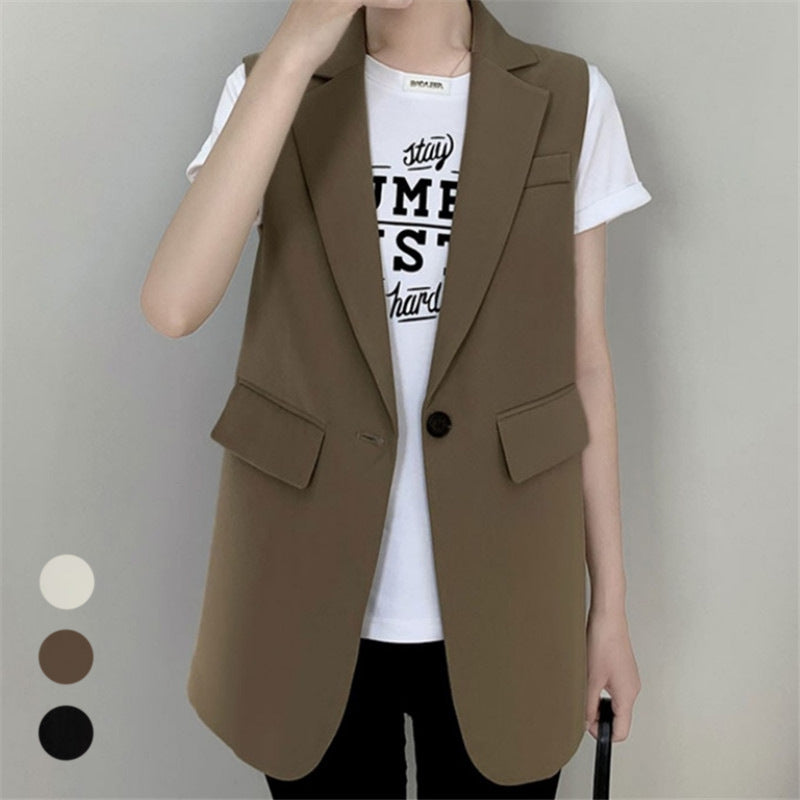 Women's Fashionable Sleeveless Blazer with Tailored Cut NOVAE