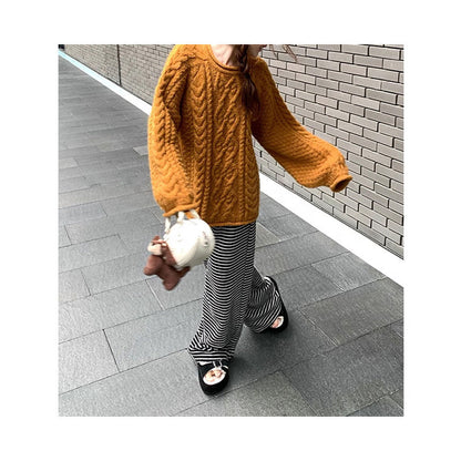 Women's chunky knit sweater with a relaxed fit and generous sleeves NOVAE