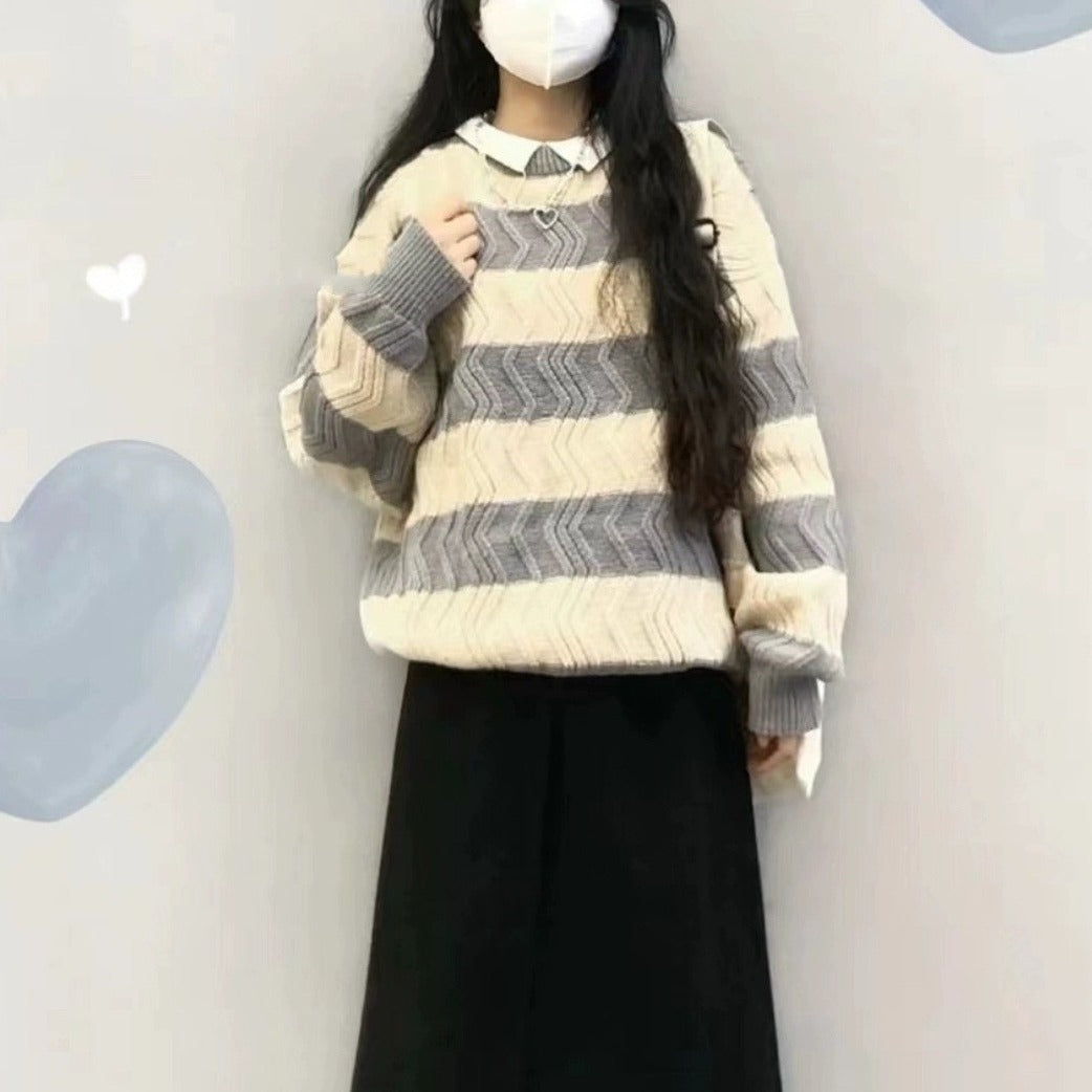 Women's Fashionable Knit Sweater with Textured Wave Pattern NOVAE