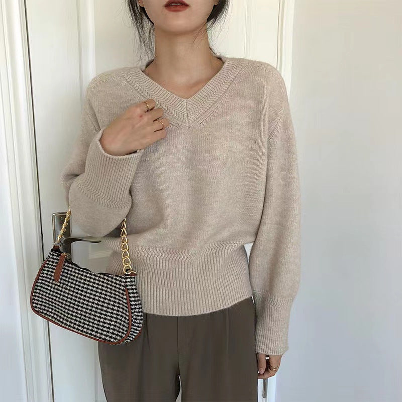 Women's V-neck sweater in soft knit NOVAE