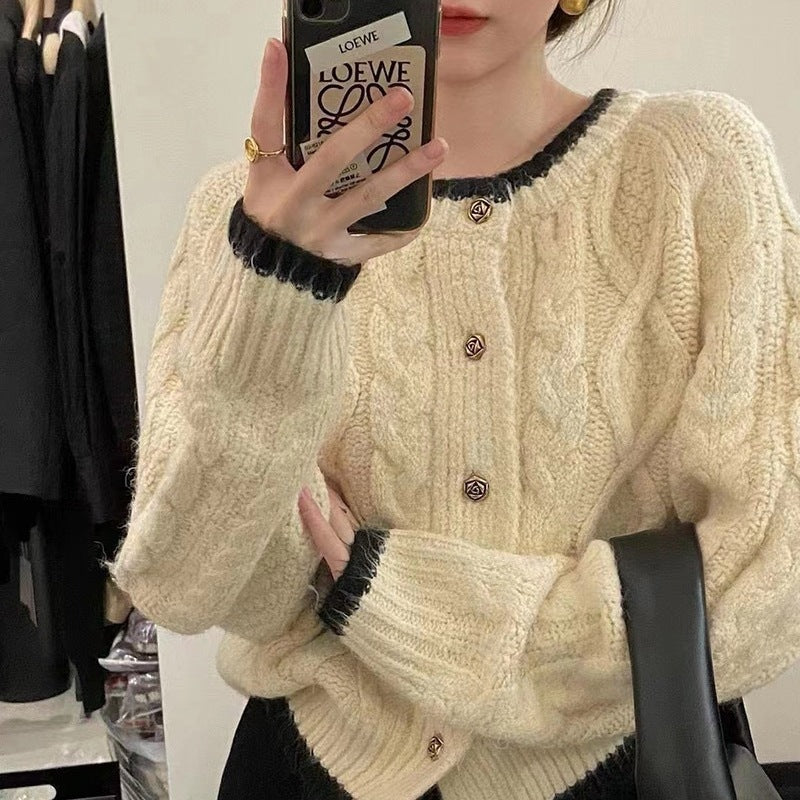 Women's chunky knit cardigan with elegant cable pattern NOVAE