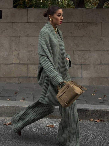 Women's casual knit set with a wide cut and V-neck NOVAE