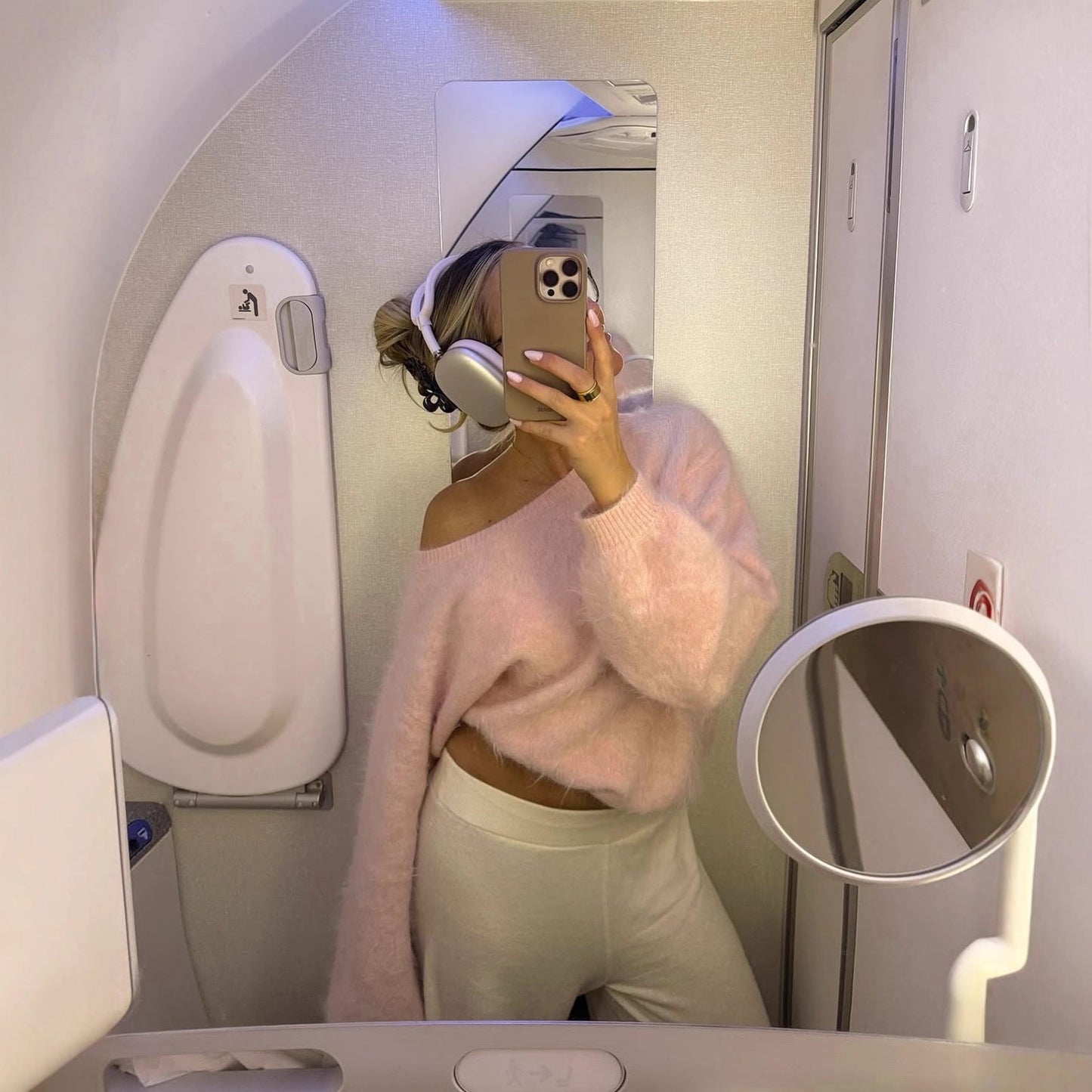 Women's Soft Mohair Blend Sweater with Oversized Sleeves NOVAE