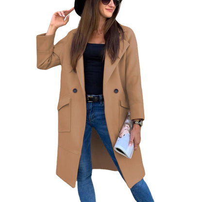 Women's fashionable double-breasted coat with practical pockets and a casual cut NOVAE