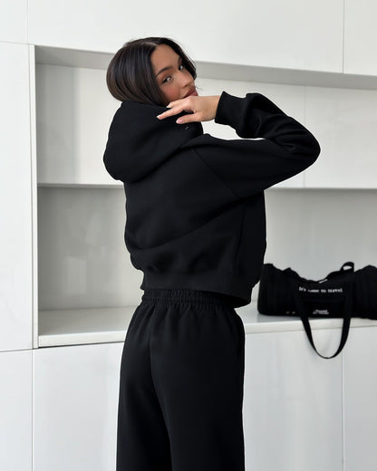 Women's sporty jogging suit set with a modern cut and trendy accents NOVAE