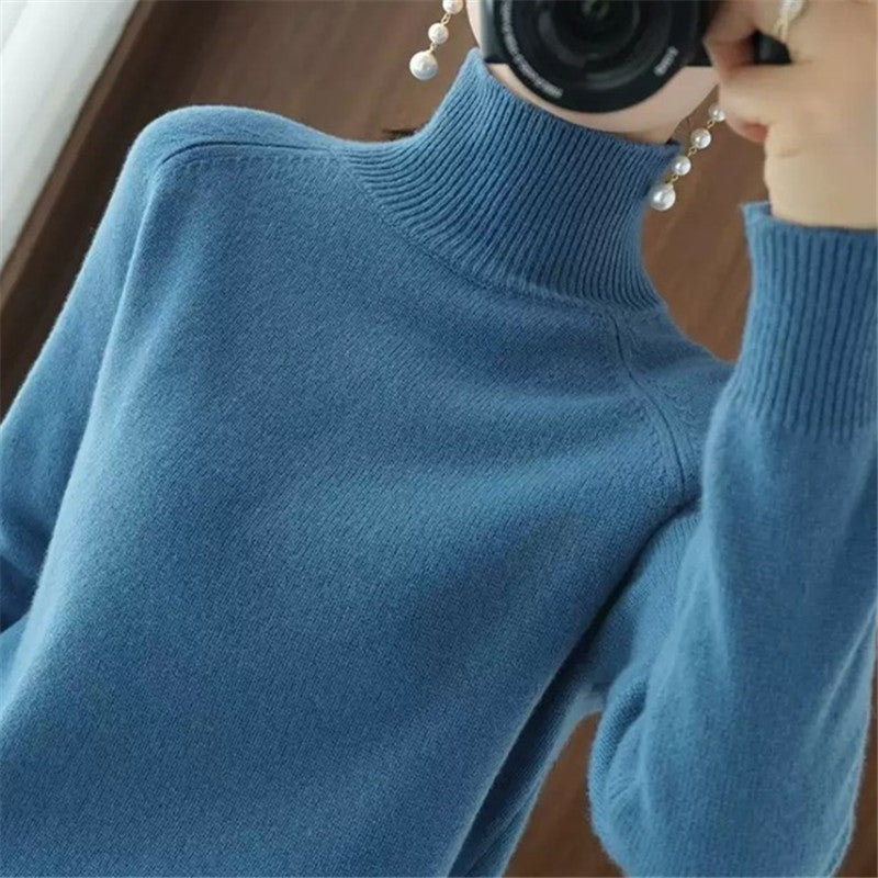 Women's soft roll-neck sweater made of fine merino wool NOVAE
