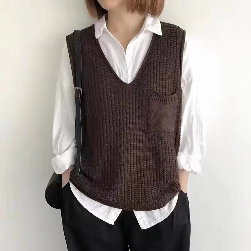 Women's knitted vest with V-neck and practical chest pocket NOVAE