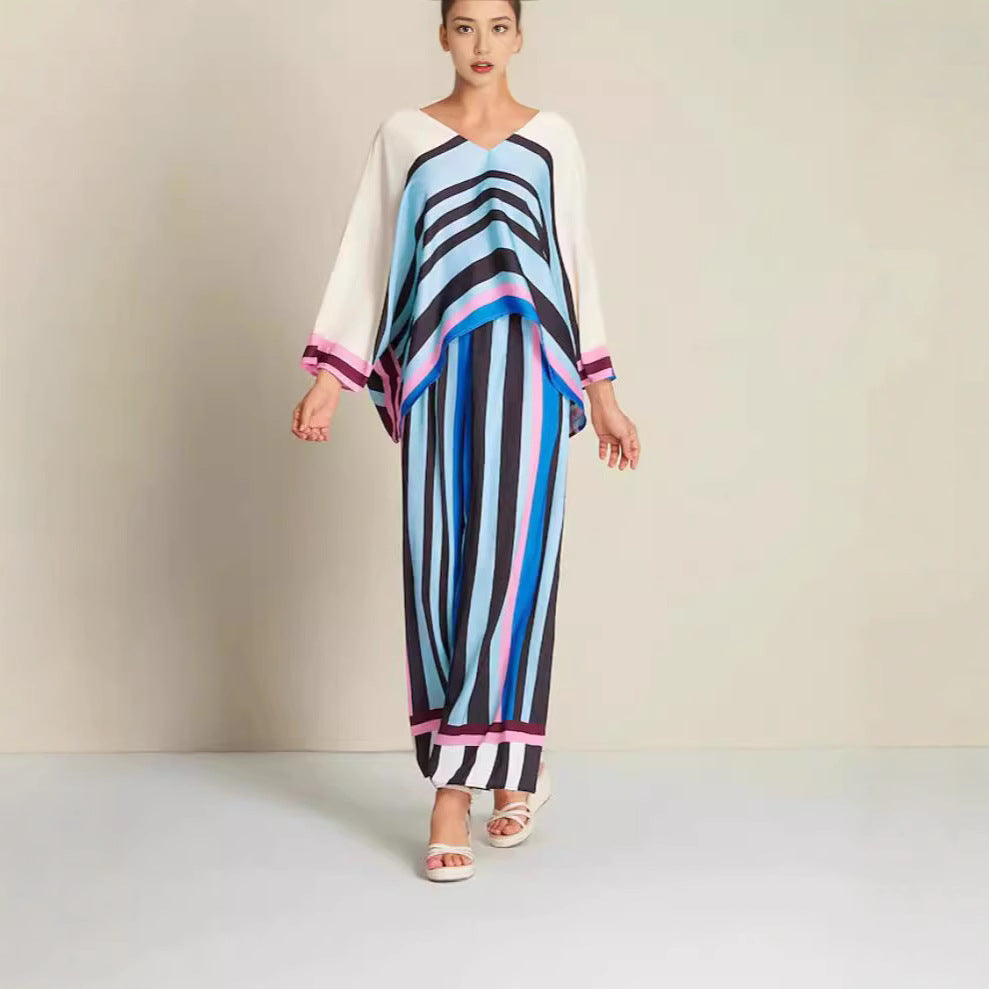 Women's leisure set with elegant cut and modern stripes NOVAE