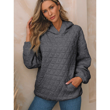 Women's quilted hoodie with practical pockets NOVAE