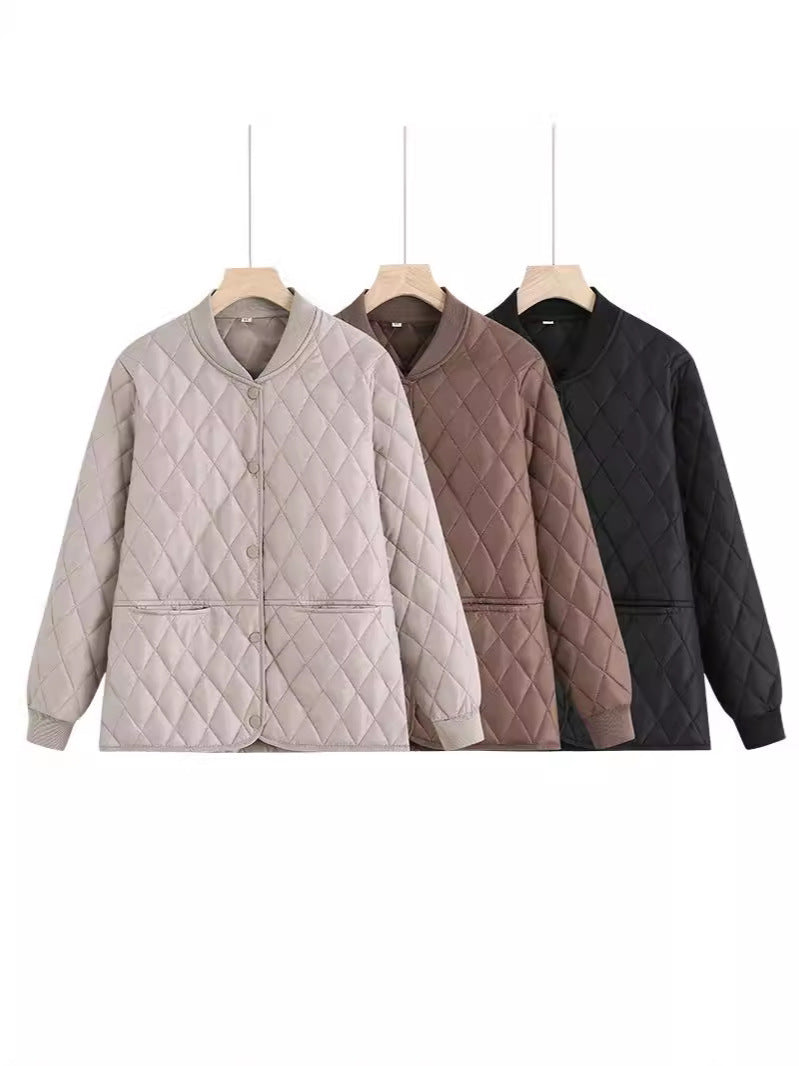 Women's quilted transitional jacket with practical pockets and a modern cut NOVAE