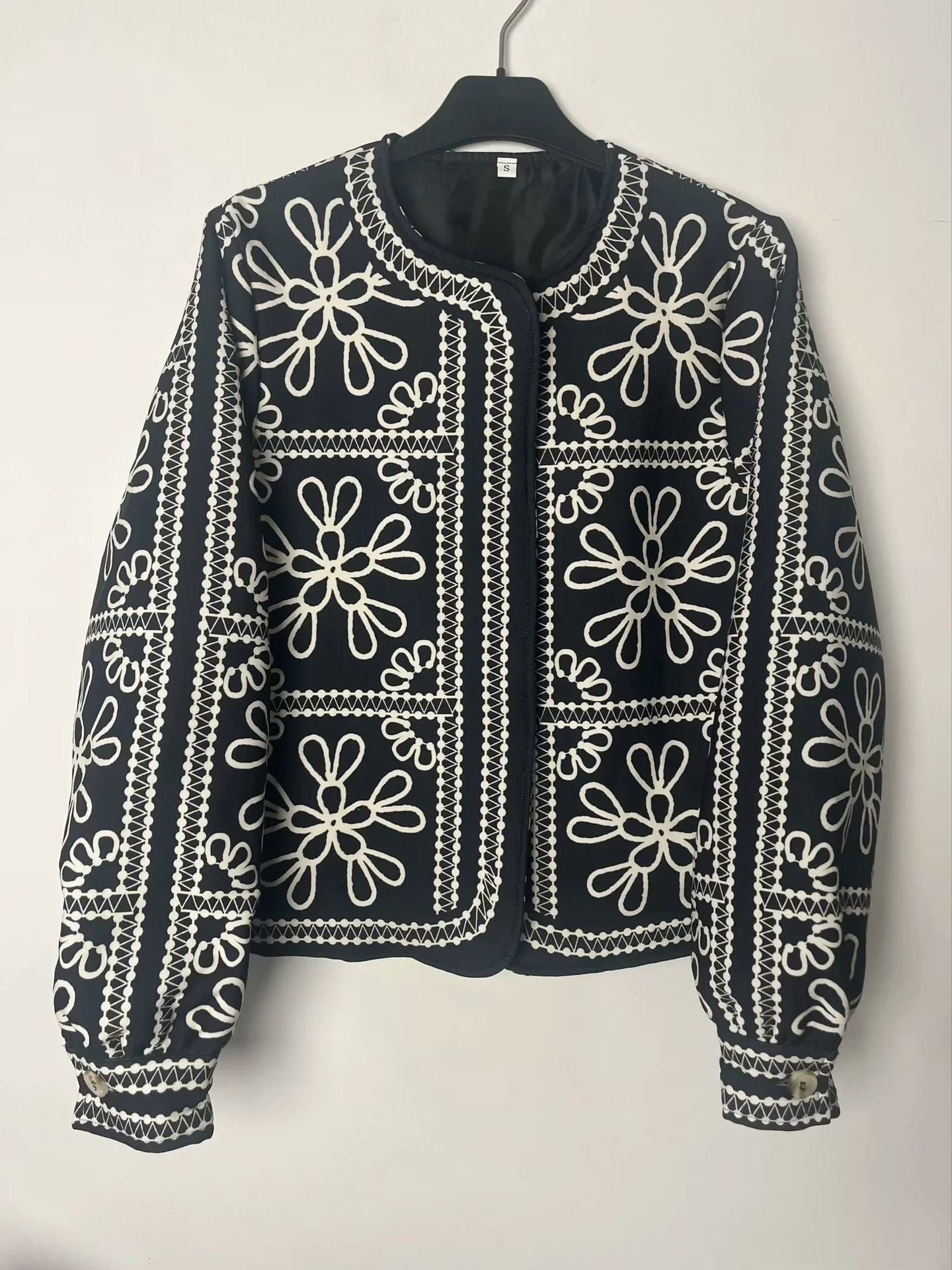 Women's embroidered jacket with floral design and modern cut NOVAE