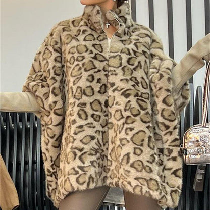 Women's cuddly fleece poncho in leopard print NOVAE