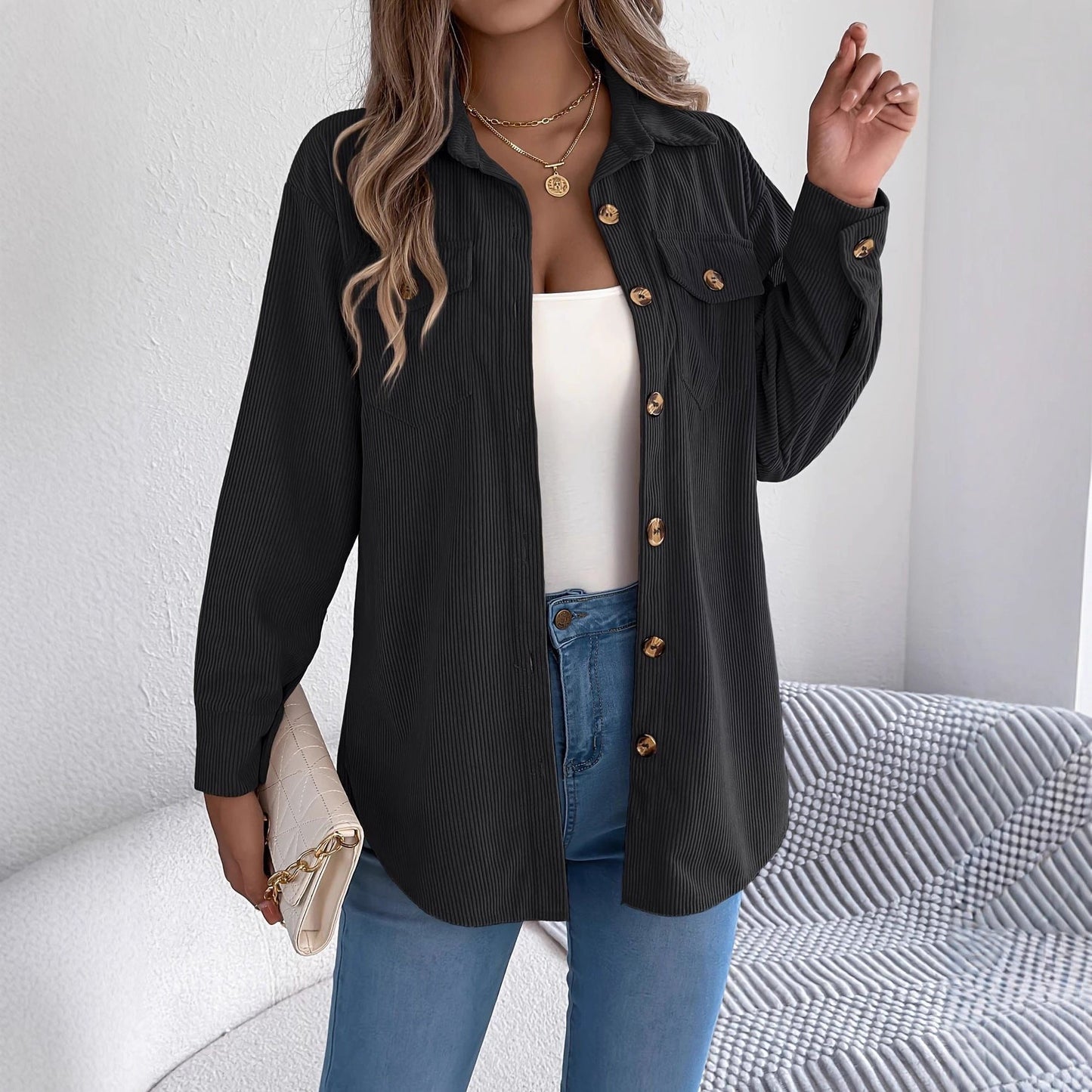 Women's corduroy shirt jacket in a casual cut with practical pockets and elegant buttons NOVAE