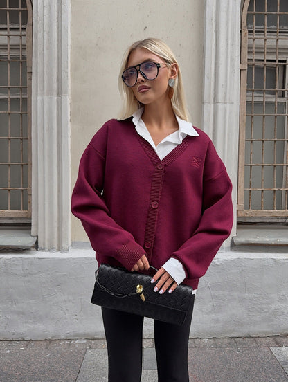 Women's oversized cardigan with elegant V-neck and comfortable button details NOVAE