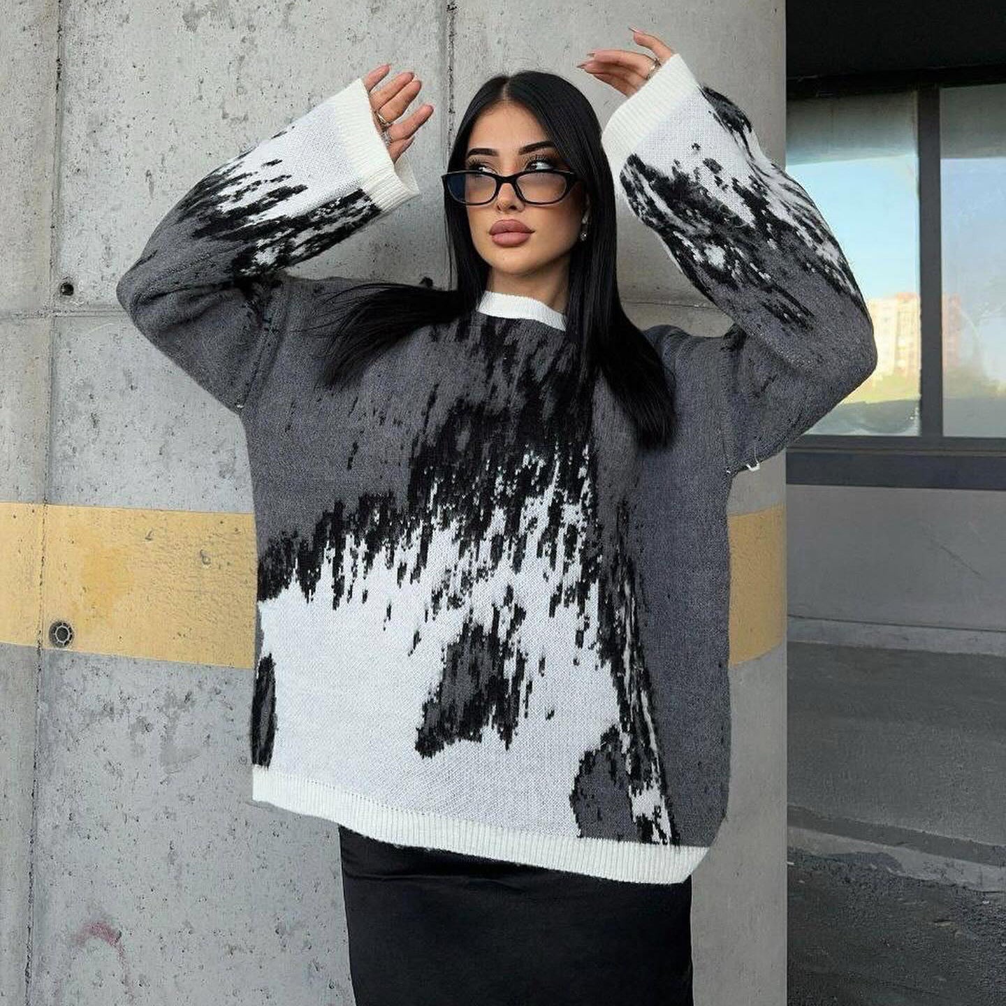 Women's cozy sweater with modern color gradient NOVAE