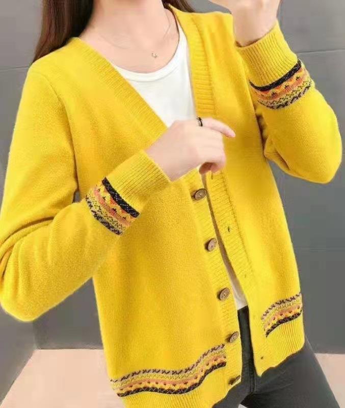 Women's cardigan with artistic embroidered details and button closure NOVAE