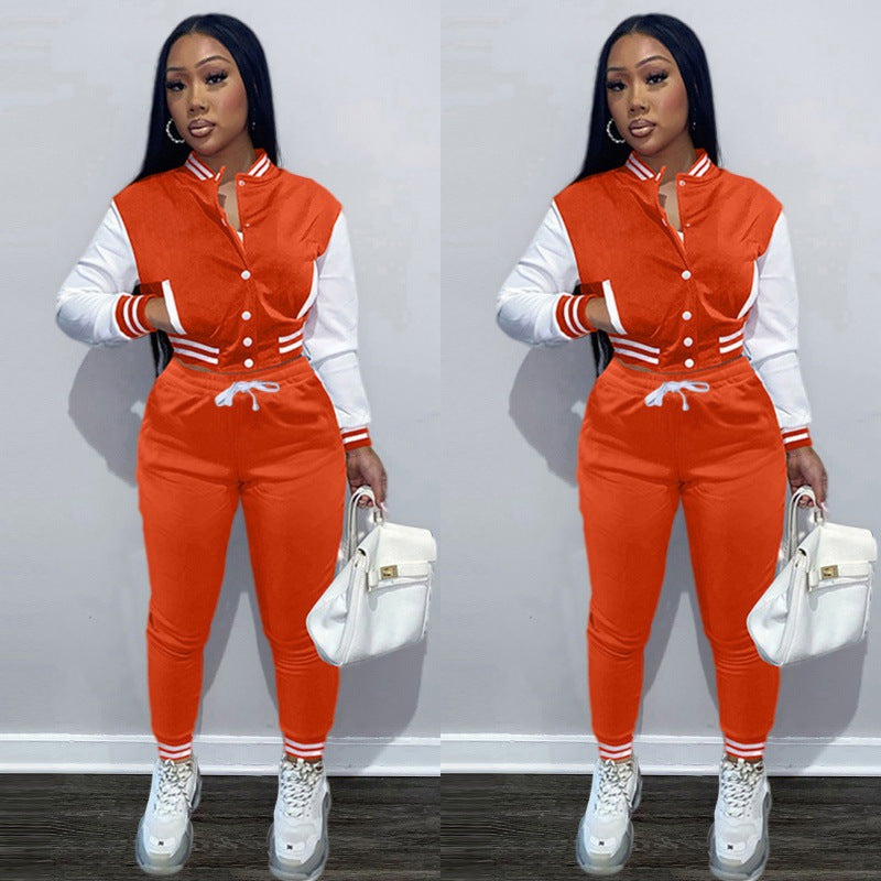 Women's sporty set with cropped jacket and jogging pants in a modern look NOVAE