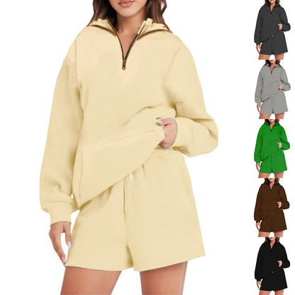 Women's casual short-cut hoodie with practical pockets NOVAE