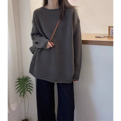 Women's oversized knit sweater with a relaxed fit and high collar NOVAE