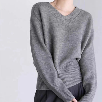 Women's V-neck sweater in soft knit NOVAE