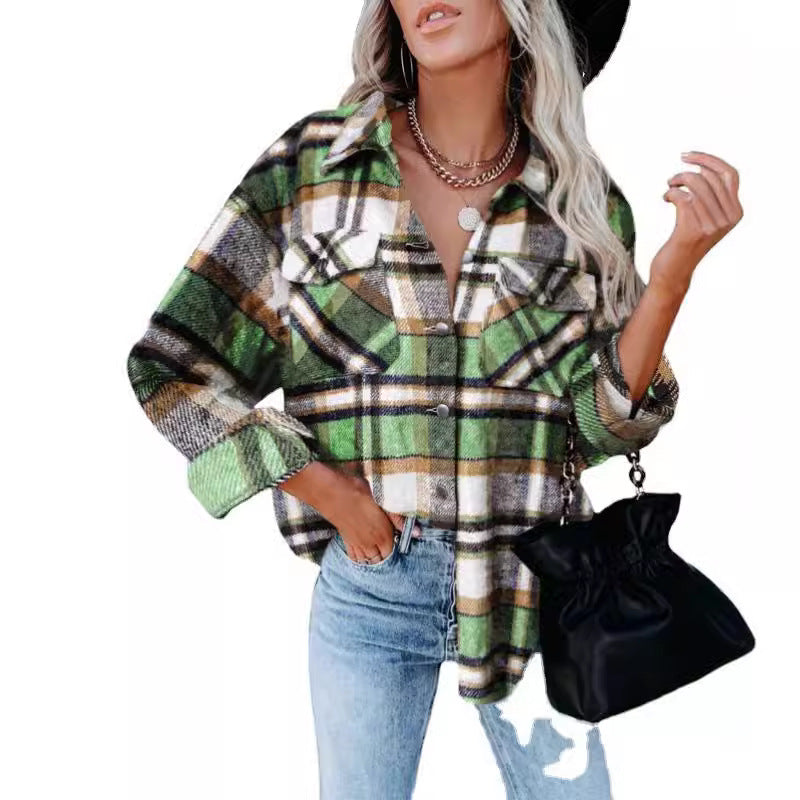 Women's checked flannel blouse with practical chest pockets and a casual cut NOVAE