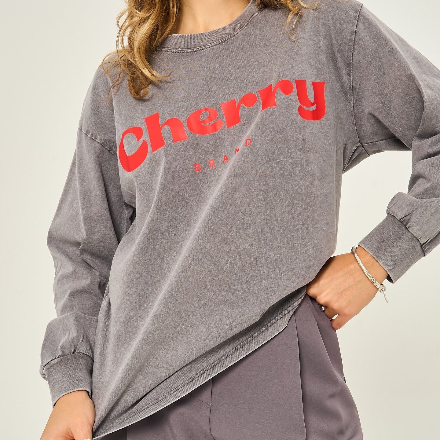Women's casual sweatshirt with creative lettering and comfortable fit NOVAE