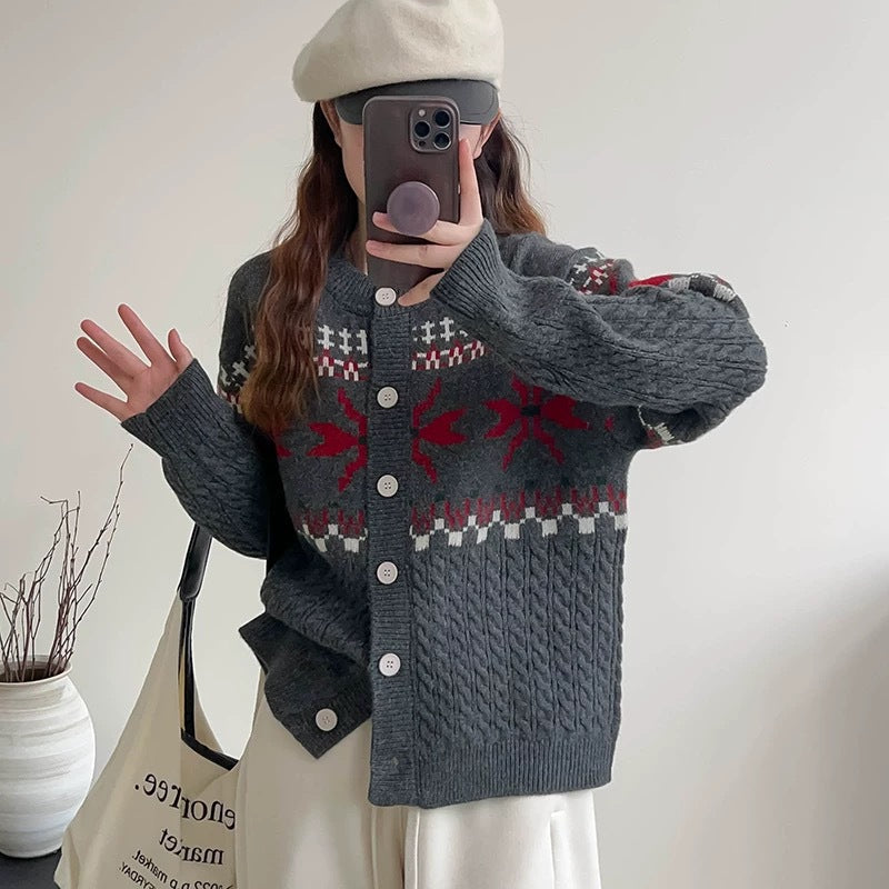 Women's chunky knit cardigan with decorative cable pattern and button details NOVAE