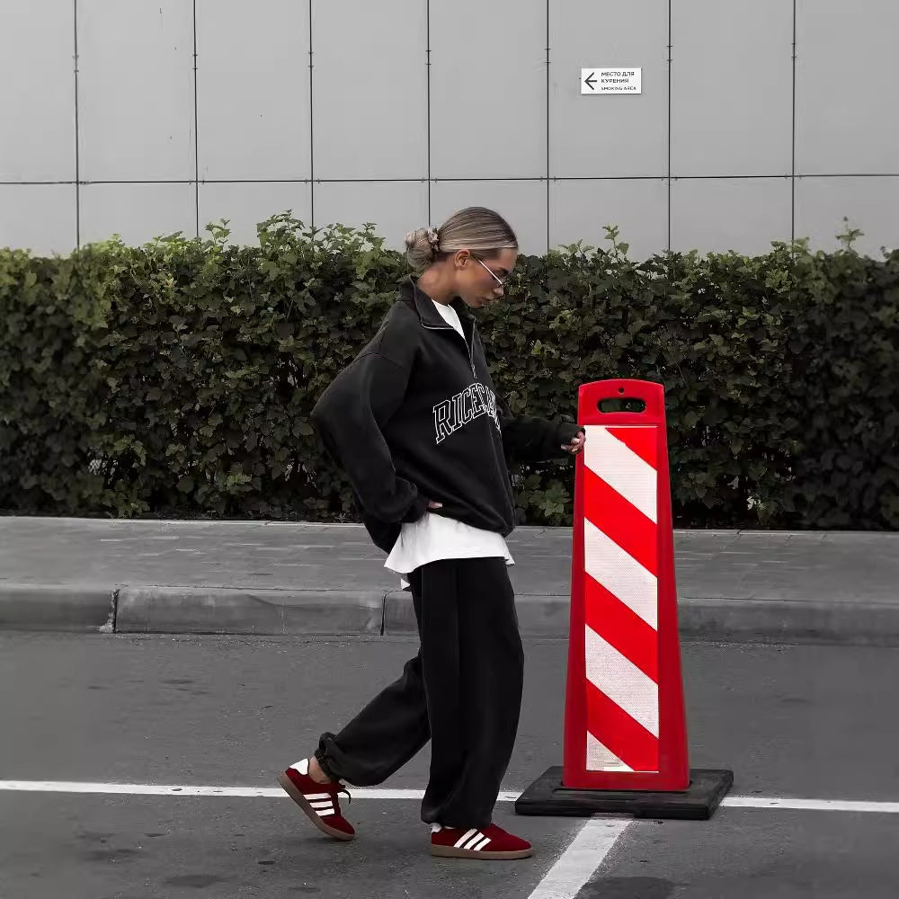 Women's comfortable oversized sweatshirt with high-quality zipper and casual cut NOVAE