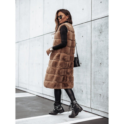 Women's long-haired coat made of cuddly faux fur with a quilted design NOVAE