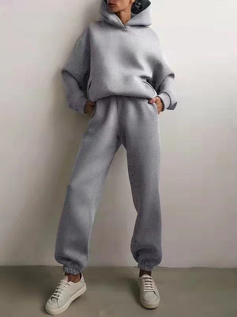 Women's sporty loungewear set with oversized hoodie and comfortable jogging pants NOVAE