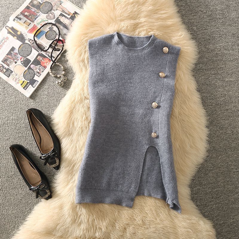 Women's knitted vest with elegant V-neck and button details NOVAE