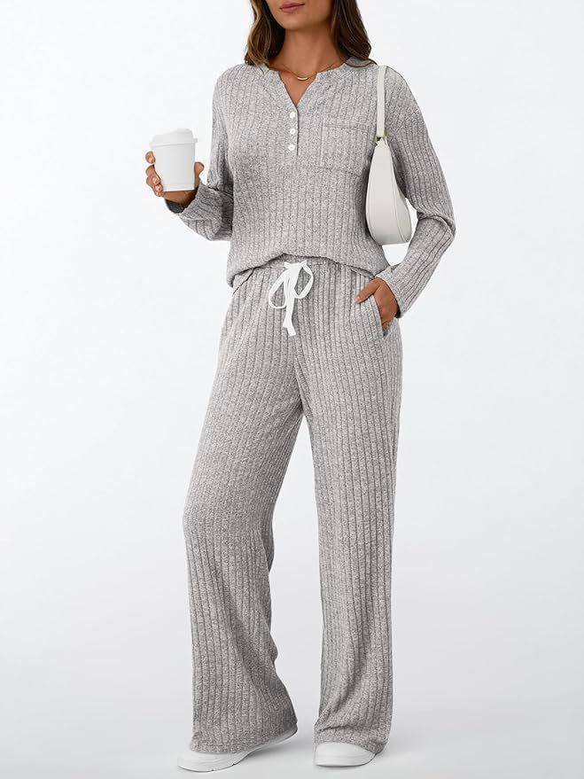 Women's Comfortable Knit Suit with a Relaxed Cut NOVAE