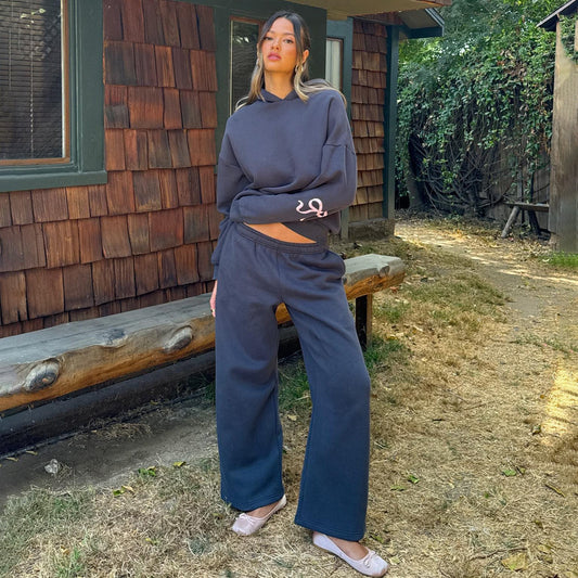 Women's casual tracksuit with high comfort and graphic accents NOVAE